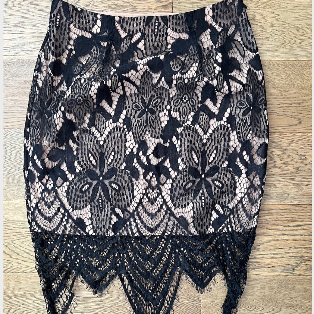 lace skirt